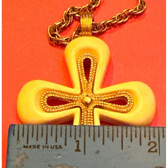 Sarah Coventry Gold-Tone Twisted Chain Necklace With Cream & Gold Cross Pendant - Picture 7 of 11